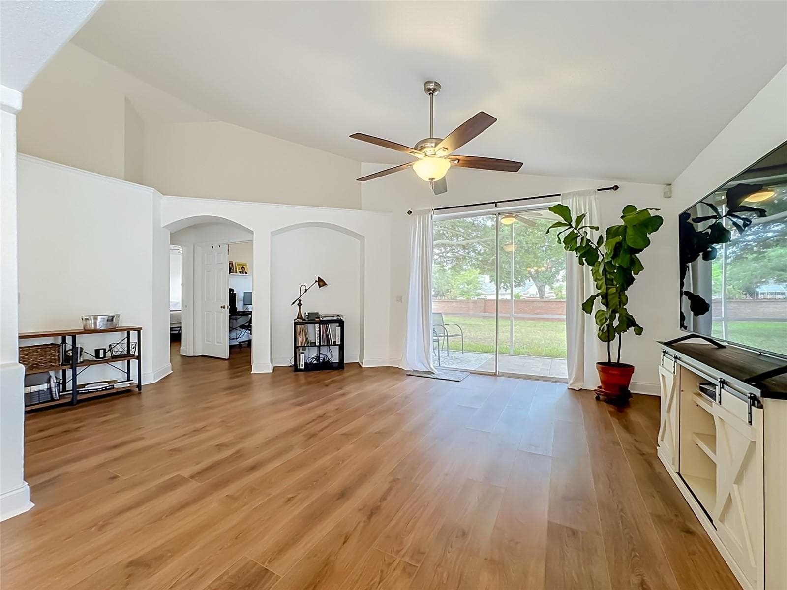 Single Family Residence at 7016 JAMESTOWN MANOR DR, RIVERVIEW, photo 21 of 88