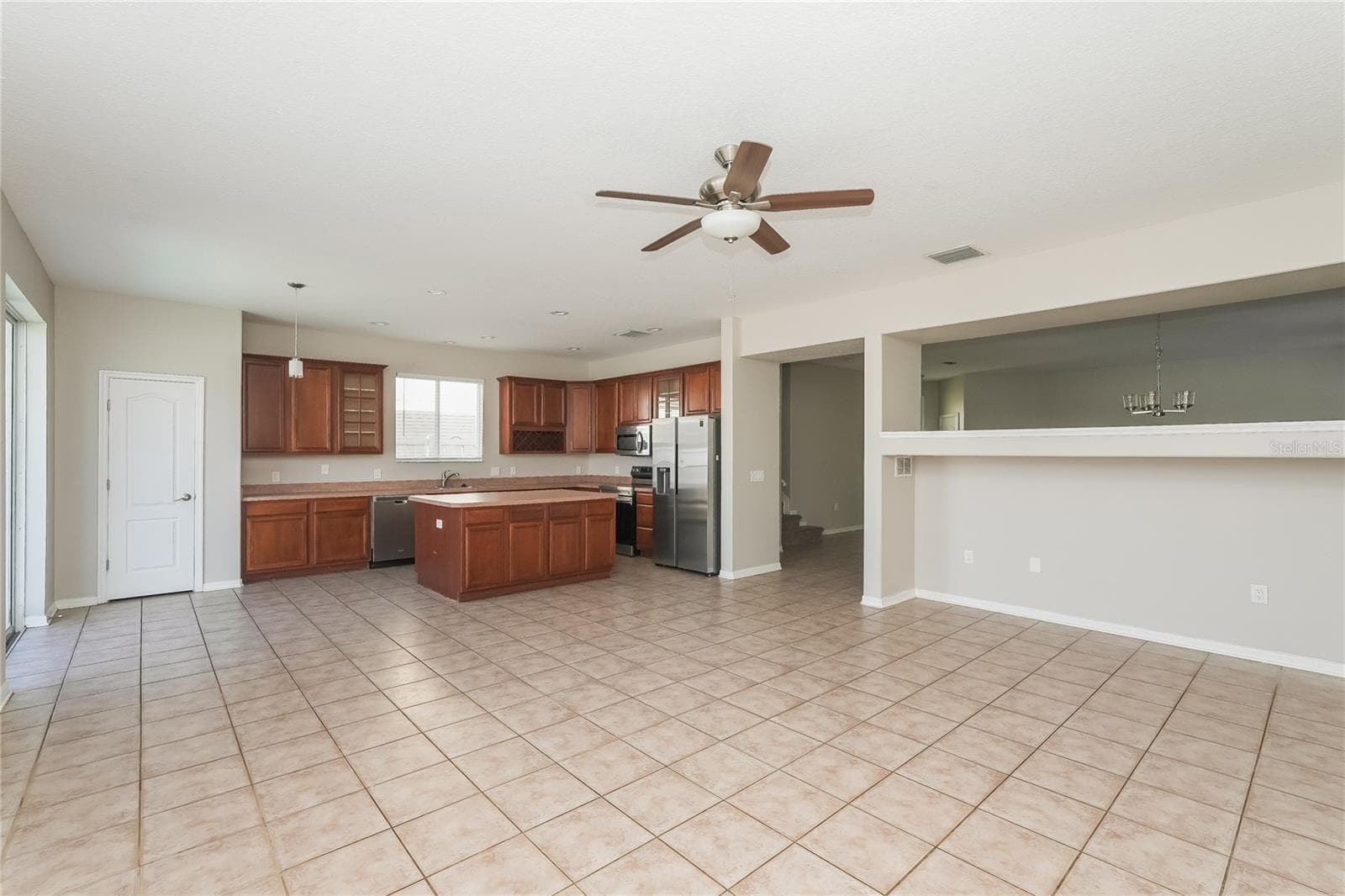 Single Family Residence at 12125 FOX BLOOM AVE, GIBSONTON, photo 2 of 15
