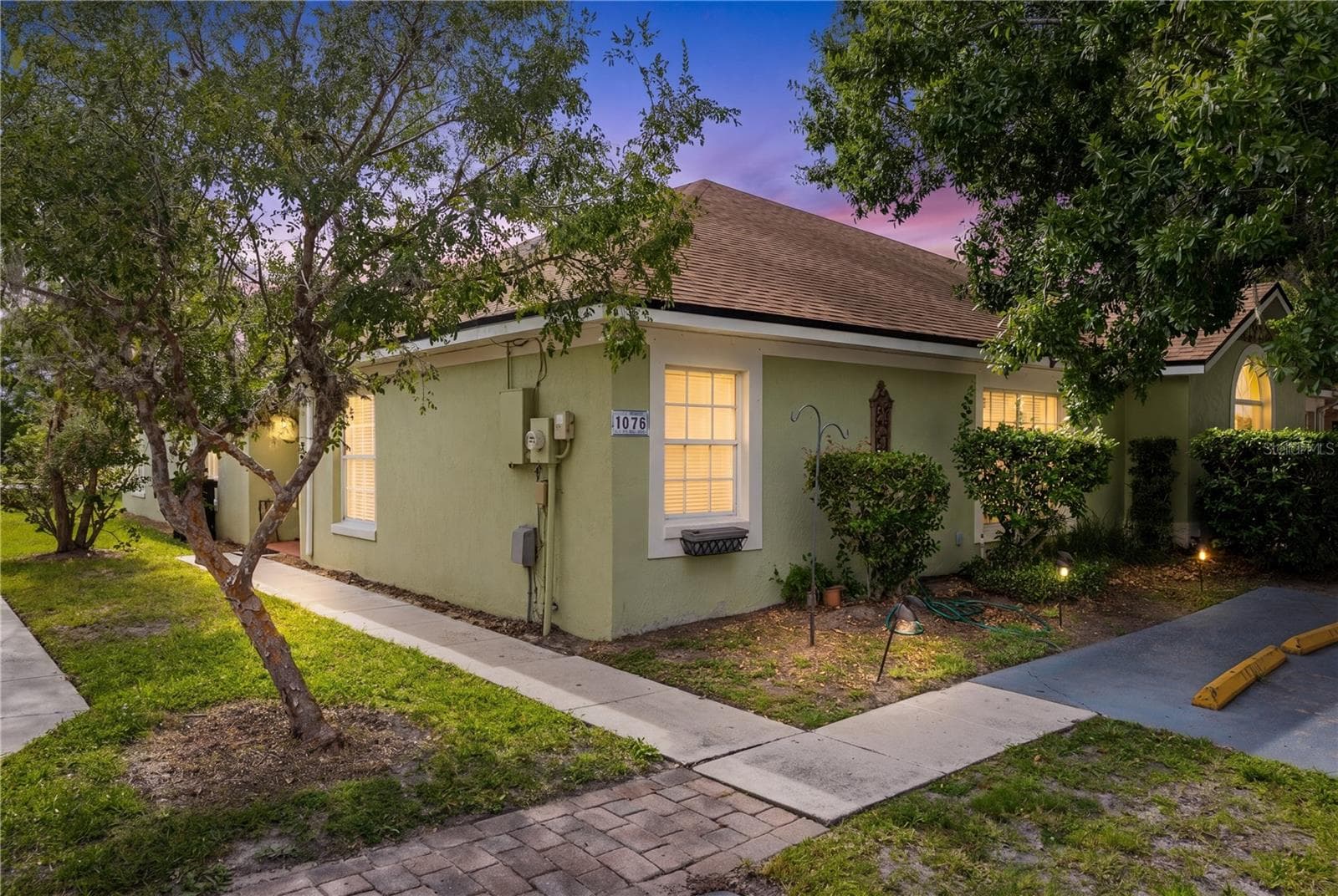 Townhouse at 1076 UNIVERSAL REST PL, KISSIMMEE, photo 2 of 24