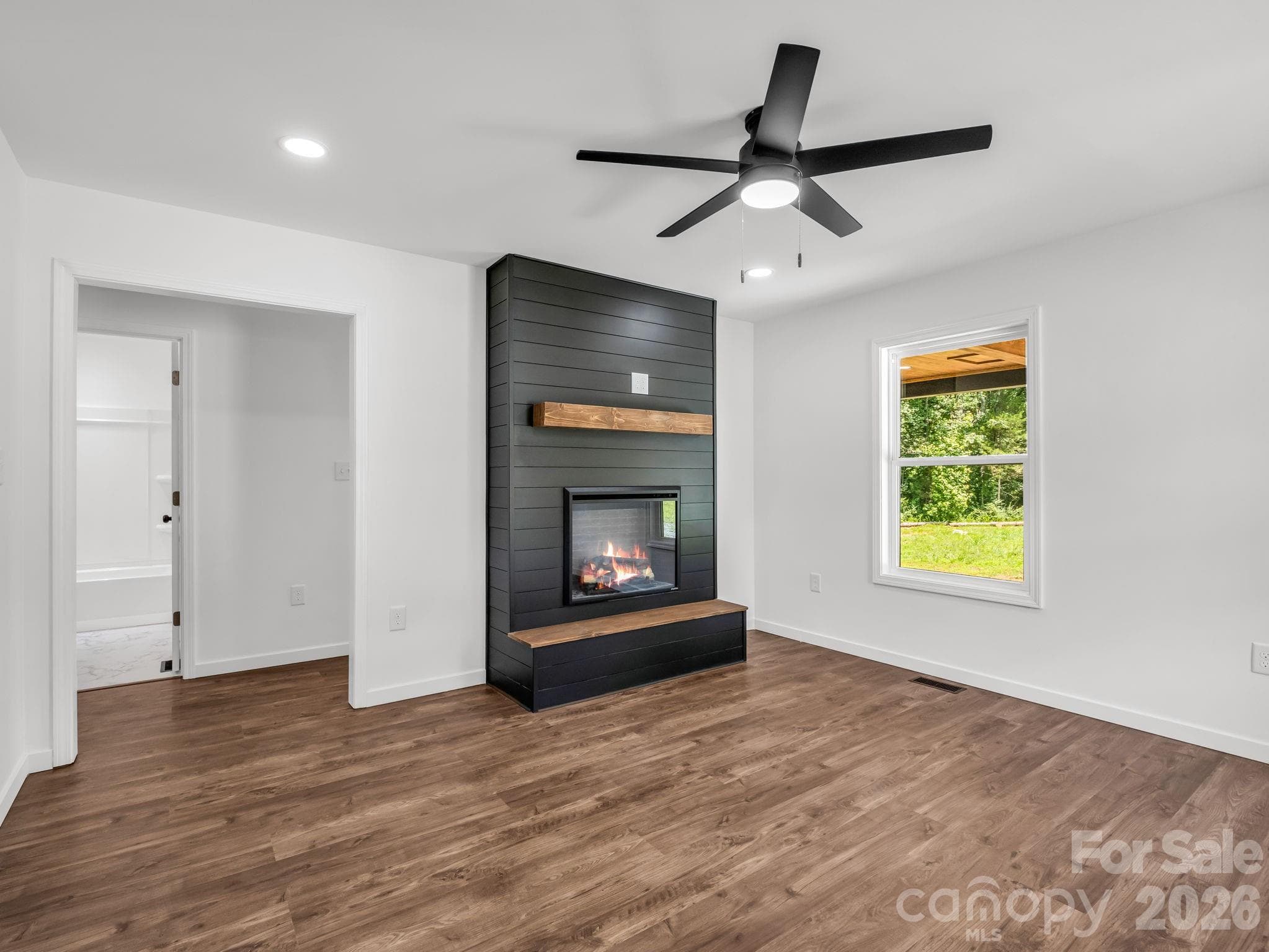 Living Room - 314 Maryland Drive, Forest City