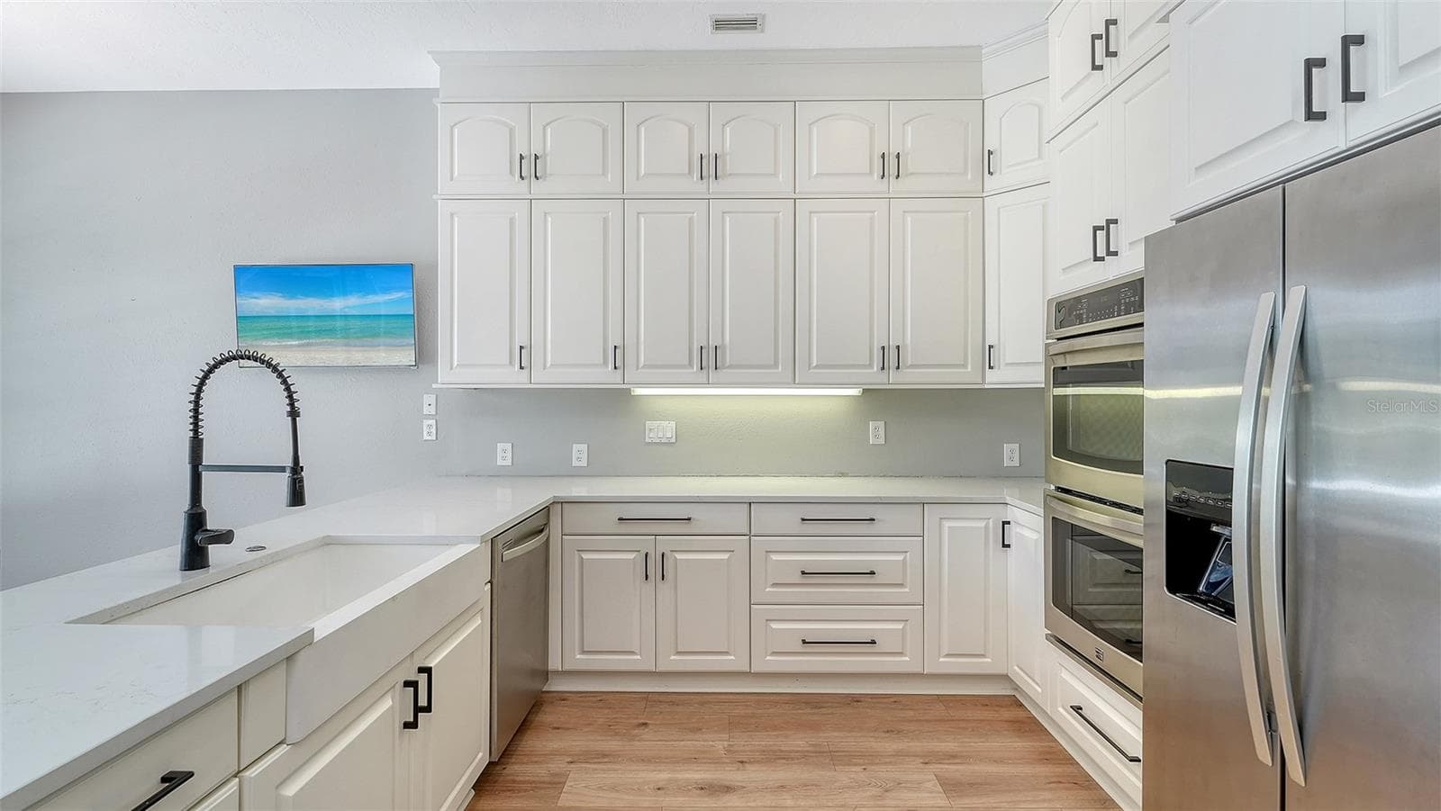 Stainless steel appliances - 4360 BRANDYWINE DR, SARASOTA