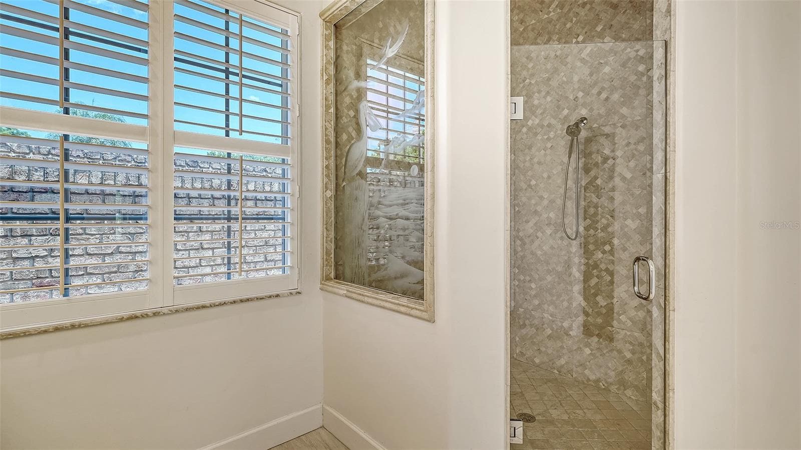 Glass walk-in shower door - 4360 BRANDYWINE DR, SARASOTA