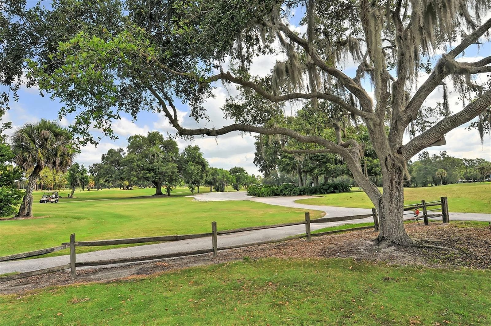 Peaceful surroundings - 4360 BRANDYWINE DR, SARASOTA