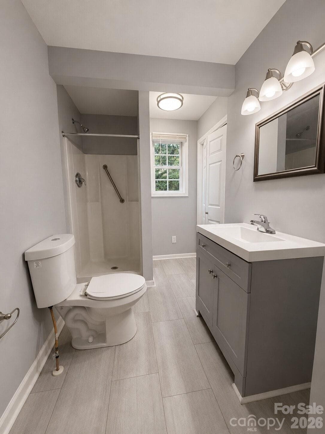 Single Family Residence at Lancaster, photo 7 of 16