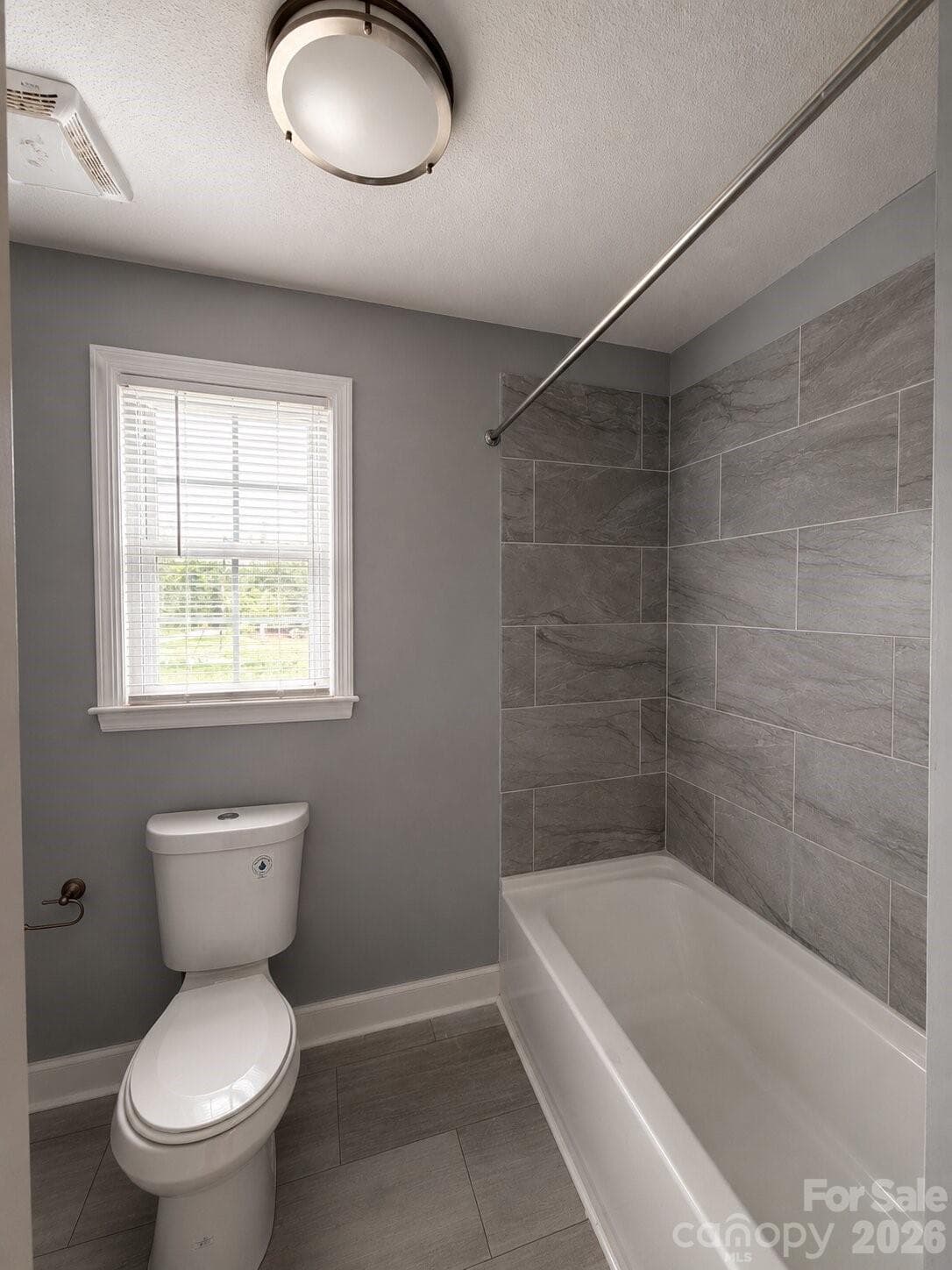 Single Family Residence at Lancaster, photo 11 of 16