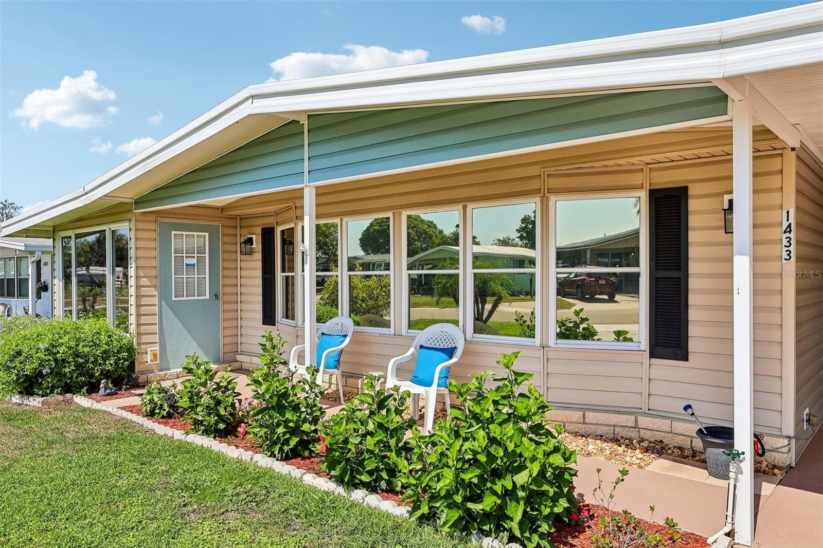 Manufactured Home at 1433 APACHE CIR, TAVARES, photo 3 of 51