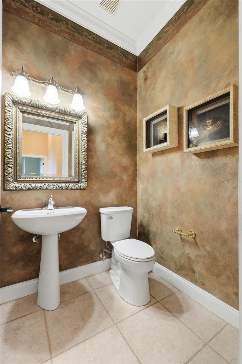 Single Family Residence at 328 HAMILTON SHORES DR NE, WINTER HAVEN, photo 60 of 81