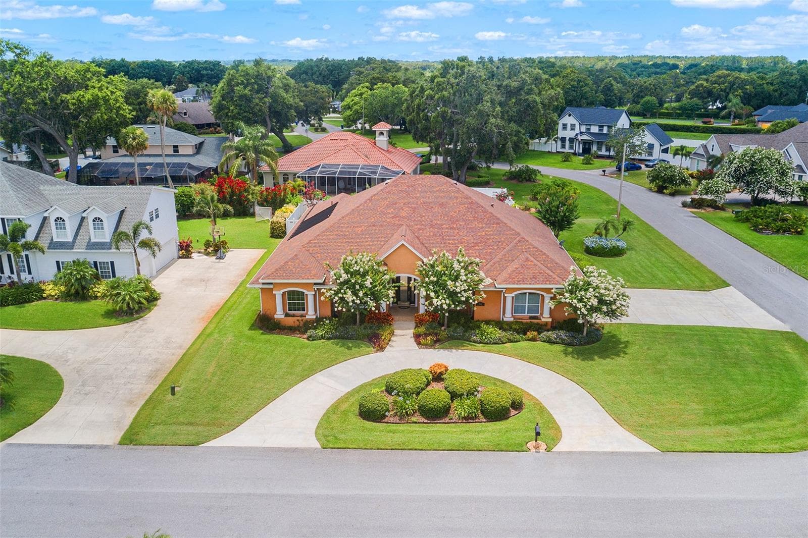 328 HAMILTON SHORES DR NE