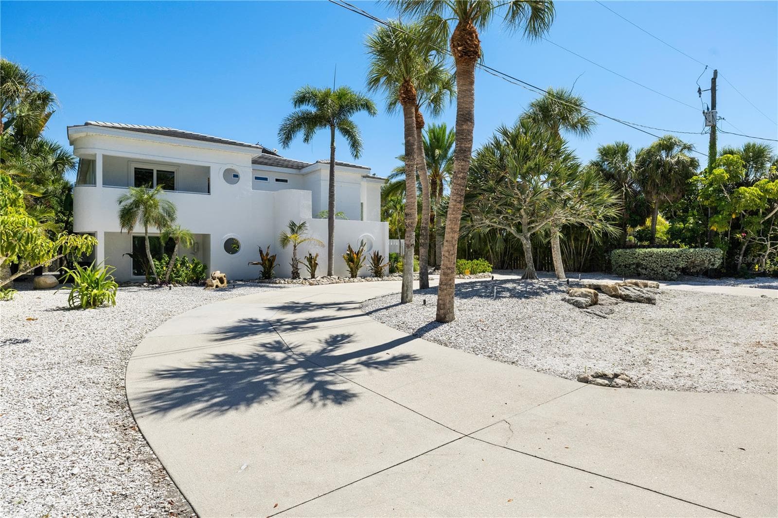 Single Family Residence at 412 TREASURE BOAT WAY, SARASOTA, photo 4 of 84