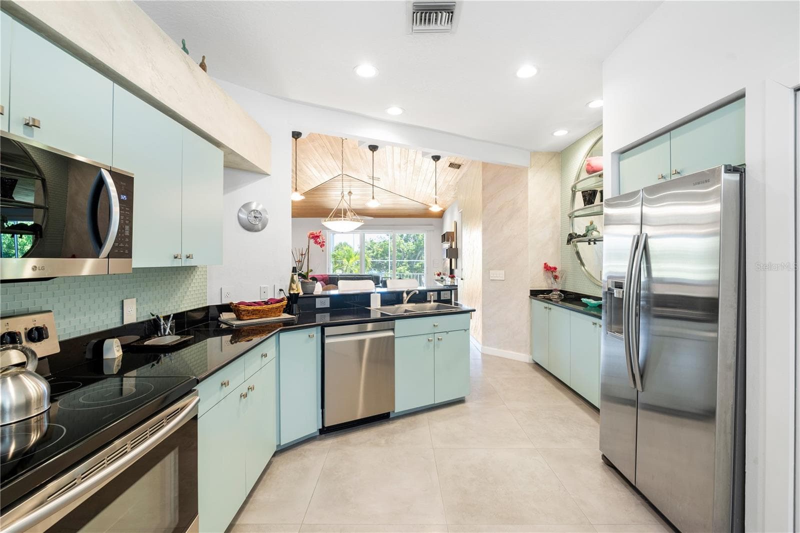 Single Family Residence at 412 TREASURE BOAT WAY, SARASOTA, photo 19 of 84