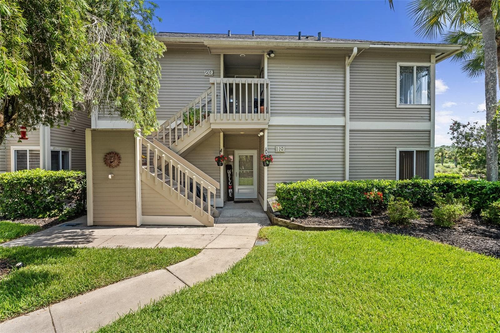 18 MAGNOLIA DR S #B