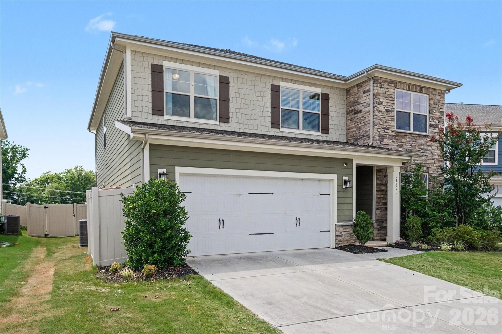 Welcome to fabulous Weddington Pointe - this home lies on a sidewalk-lined cul-de-sac. - Monroe