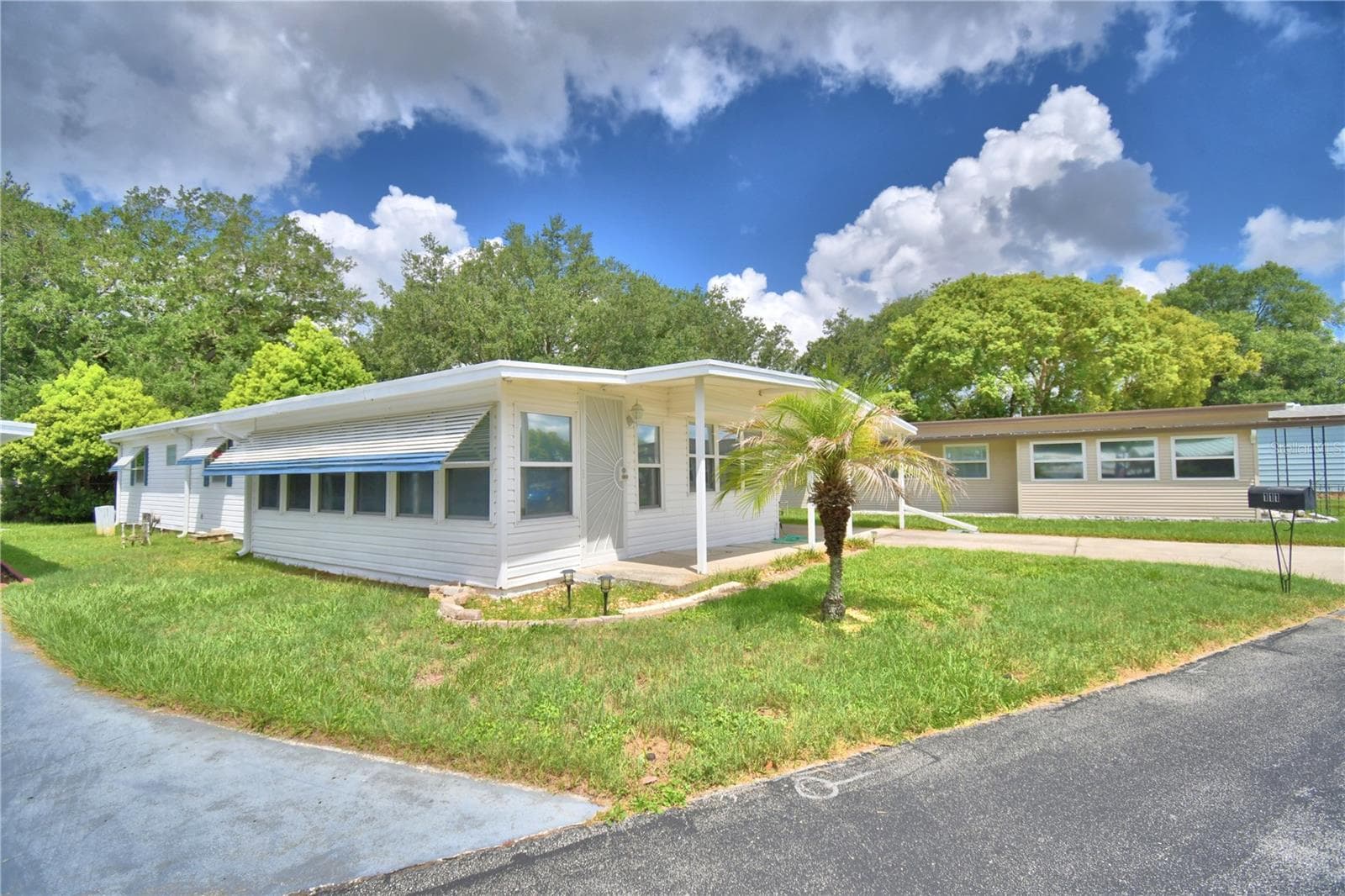 Mobile Home at 111 PARADISE LN, AUBURNDALE, photo 4 of 50