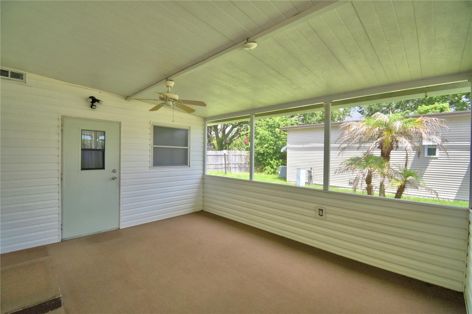Mobile Home at 111 PARADISE LN, AUBURNDALE, photo 6 of 50