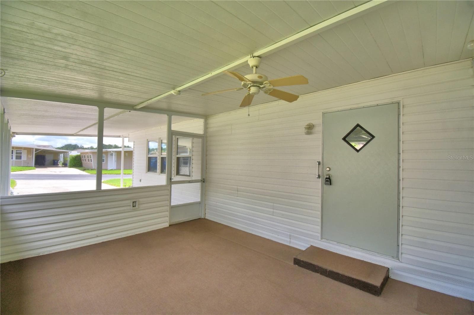 Mobile Home at 111 PARADISE LN, AUBURNDALE, photo 8 of 50