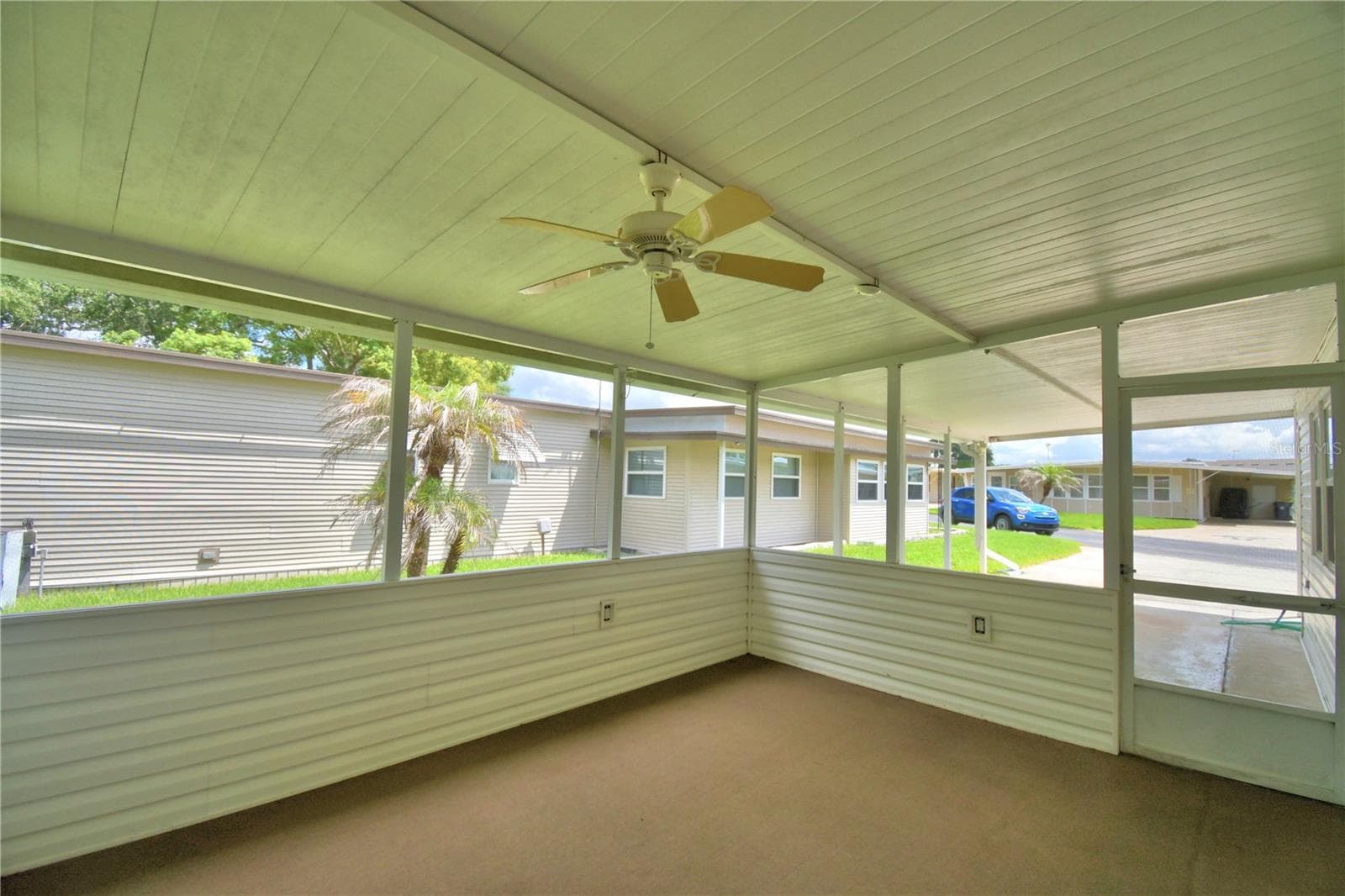Mobile Home at 111 PARADISE LN, AUBURNDALE, photo 9 of 50