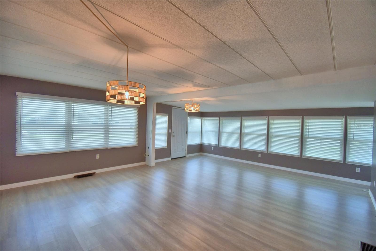 Mobile Home at 111 PARADISE LN, AUBURNDALE, photo 11 of 50