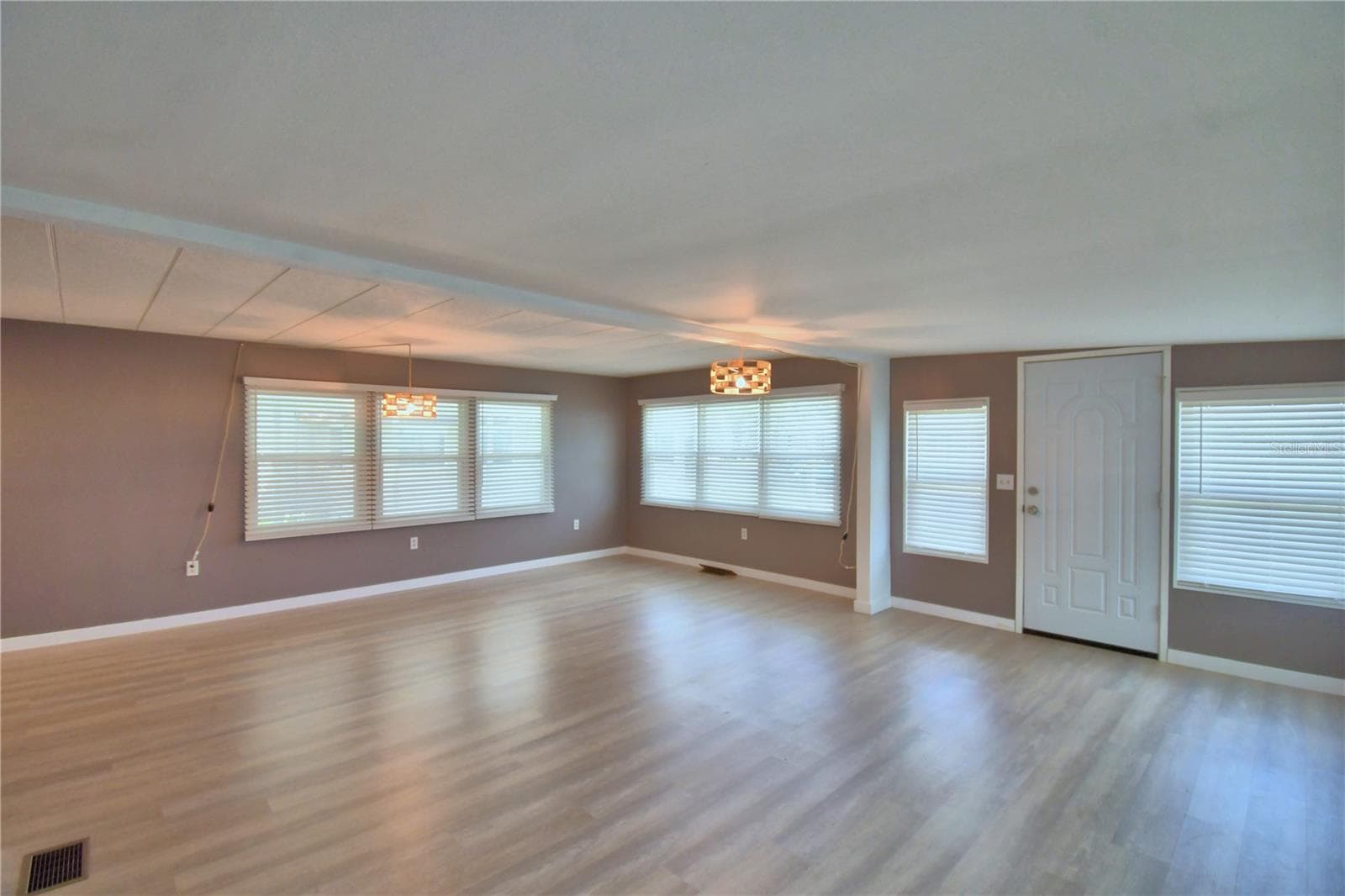 Mobile Home at 111 PARADISE LN, AUBURNDALE, photo 12 of 50