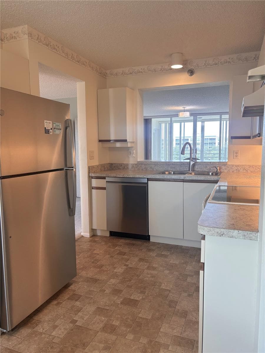 Kitchen - 4460 FAIRWAYS BLVD #407, BRADENTON