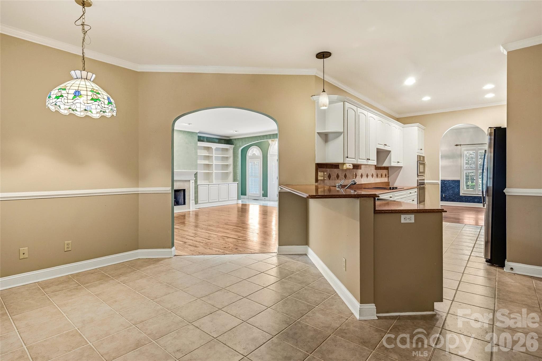 Inviting Breakfast Area - 200 Teaberry Lane, Hendersonville