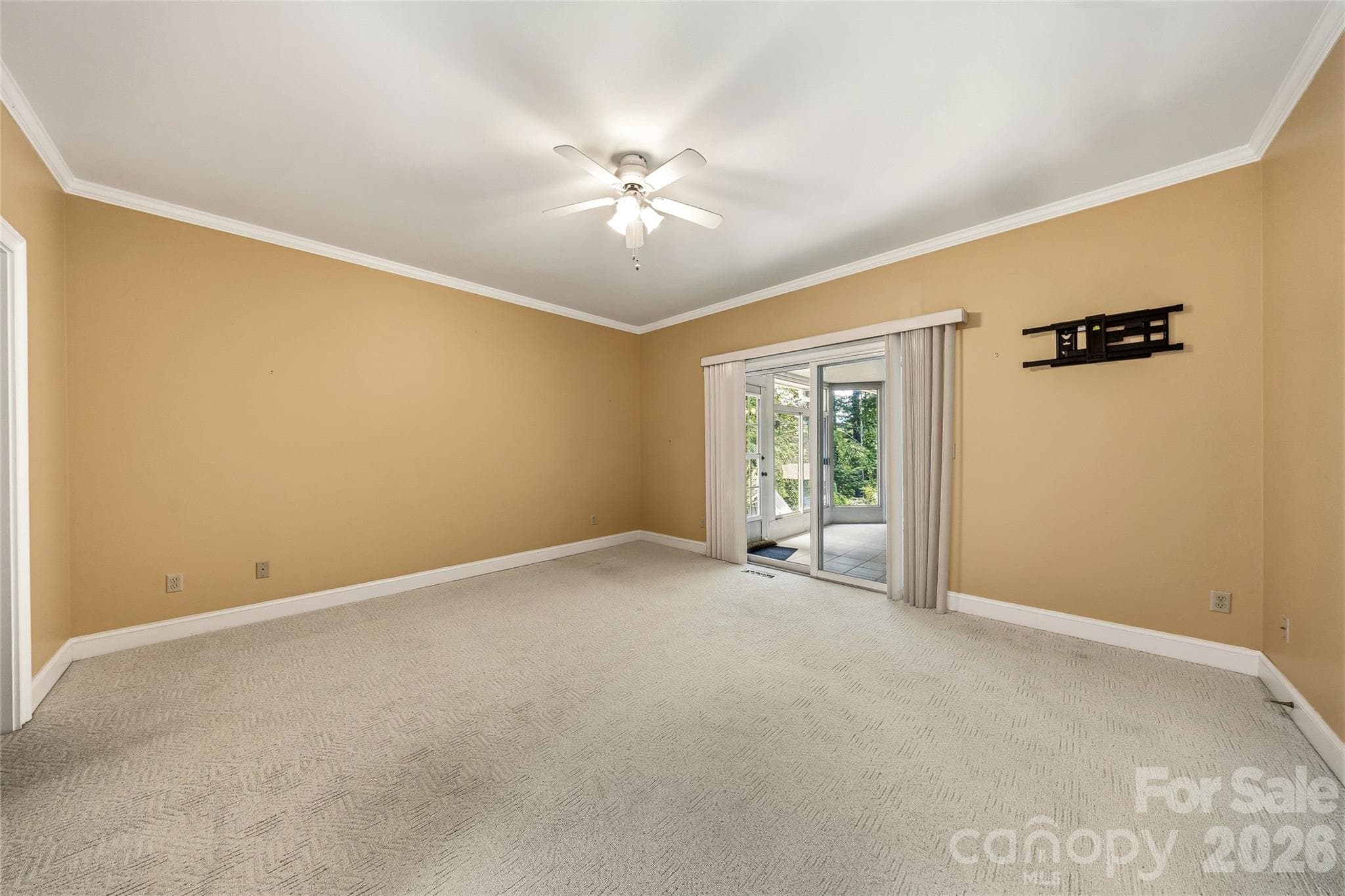 Spacious Primary Suite - 200 Teaberry Lane, Hendersonville