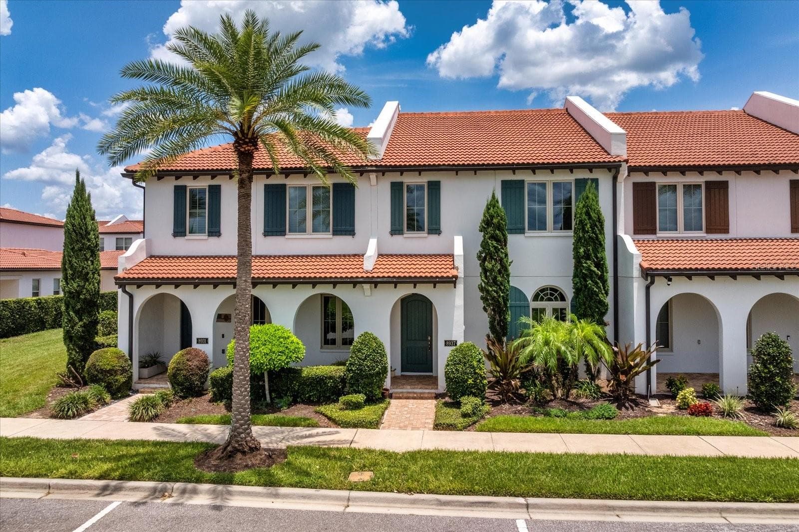 8937 LAKESHORE POINTE DR