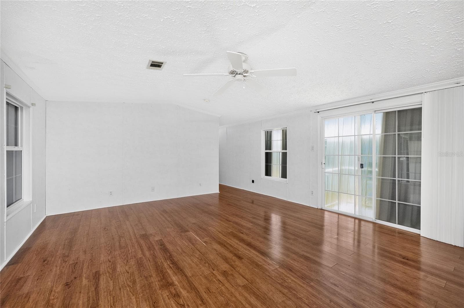Manufactured Home at 10 HOLLAND DR, PUNTA GORDA, photo 16 of 61