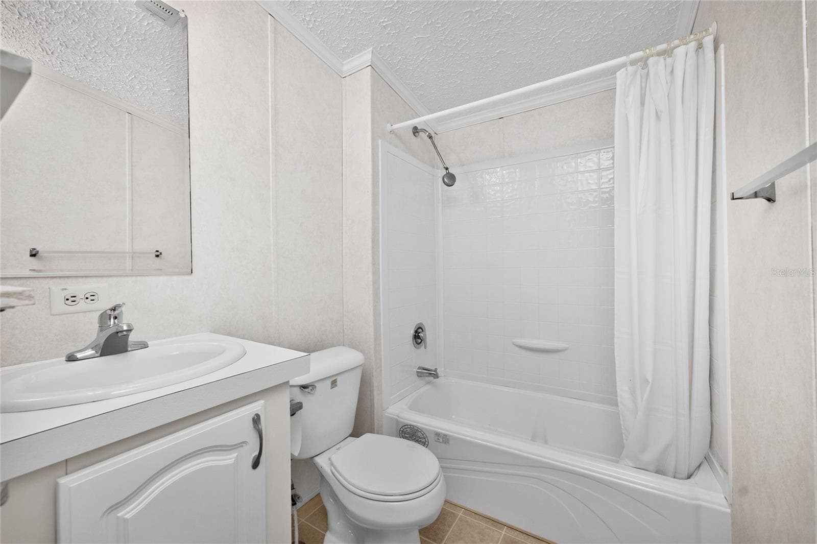 2nd bathroom - 10 HOLLAND DR, PUNTA GORDA