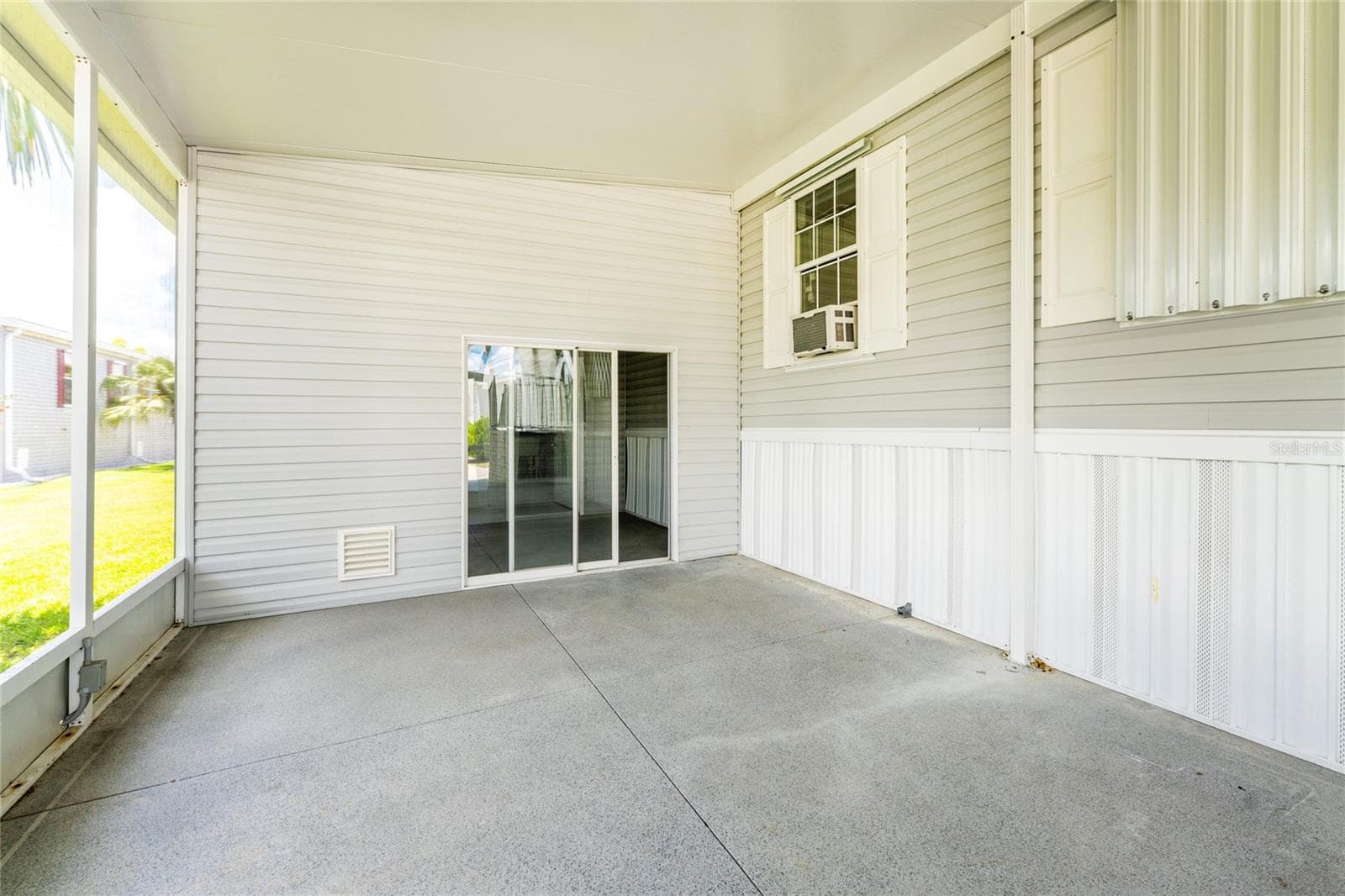 Manufactured Home at 10 HOLLAND DR, PUNTA GORDA, photo 37 of 61