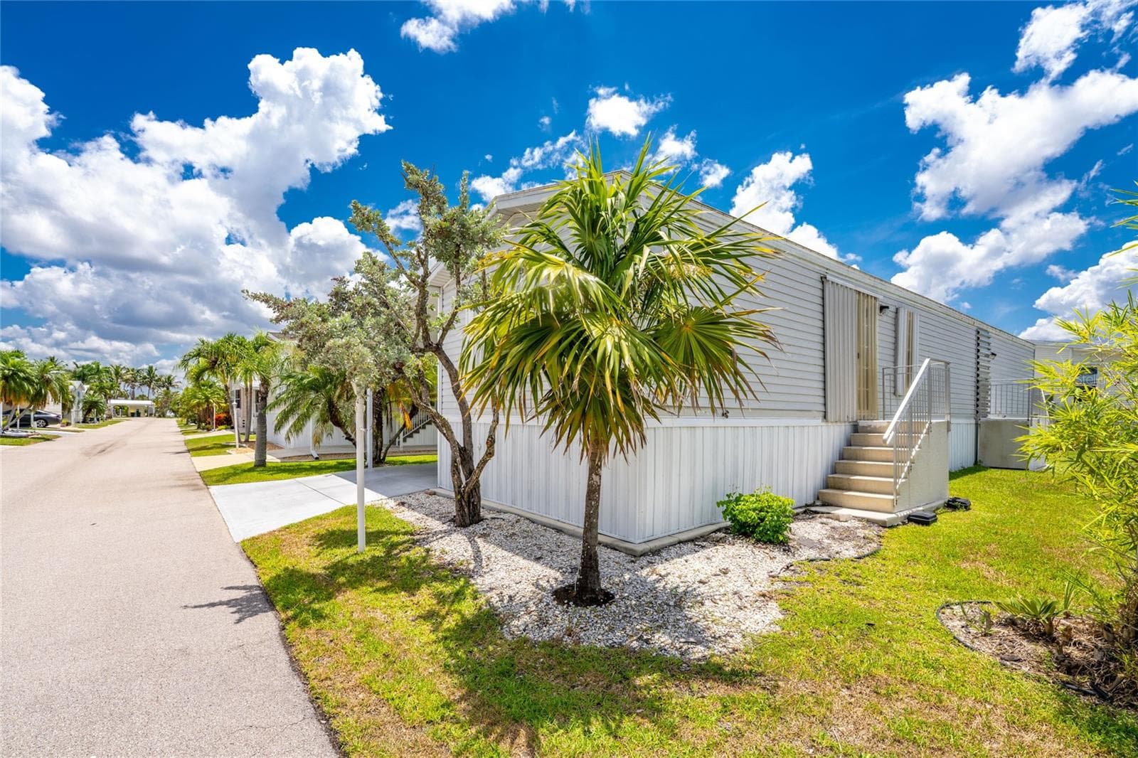 Manufactured Home at 10 HOLLAND DR, PUNTA GORDA, photo 44 of 61