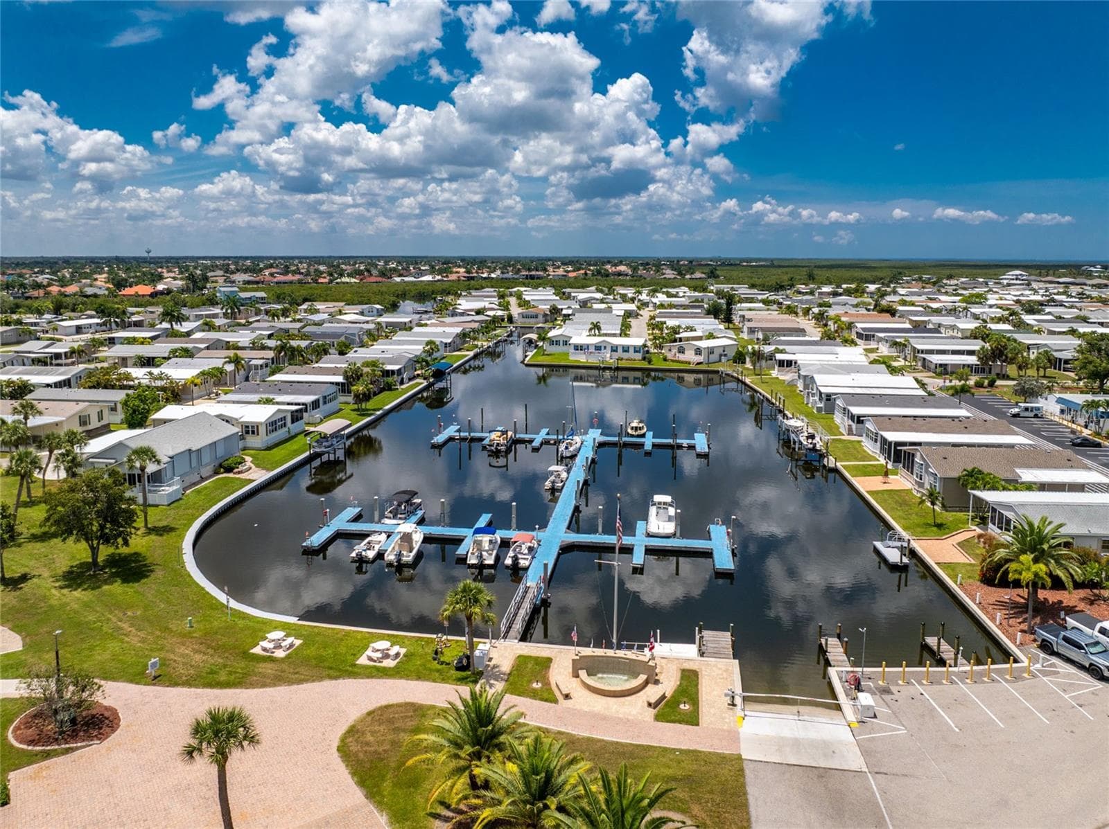 Marina - Access to gulf - 10 HOLLAND DR, PUNTA GORDA