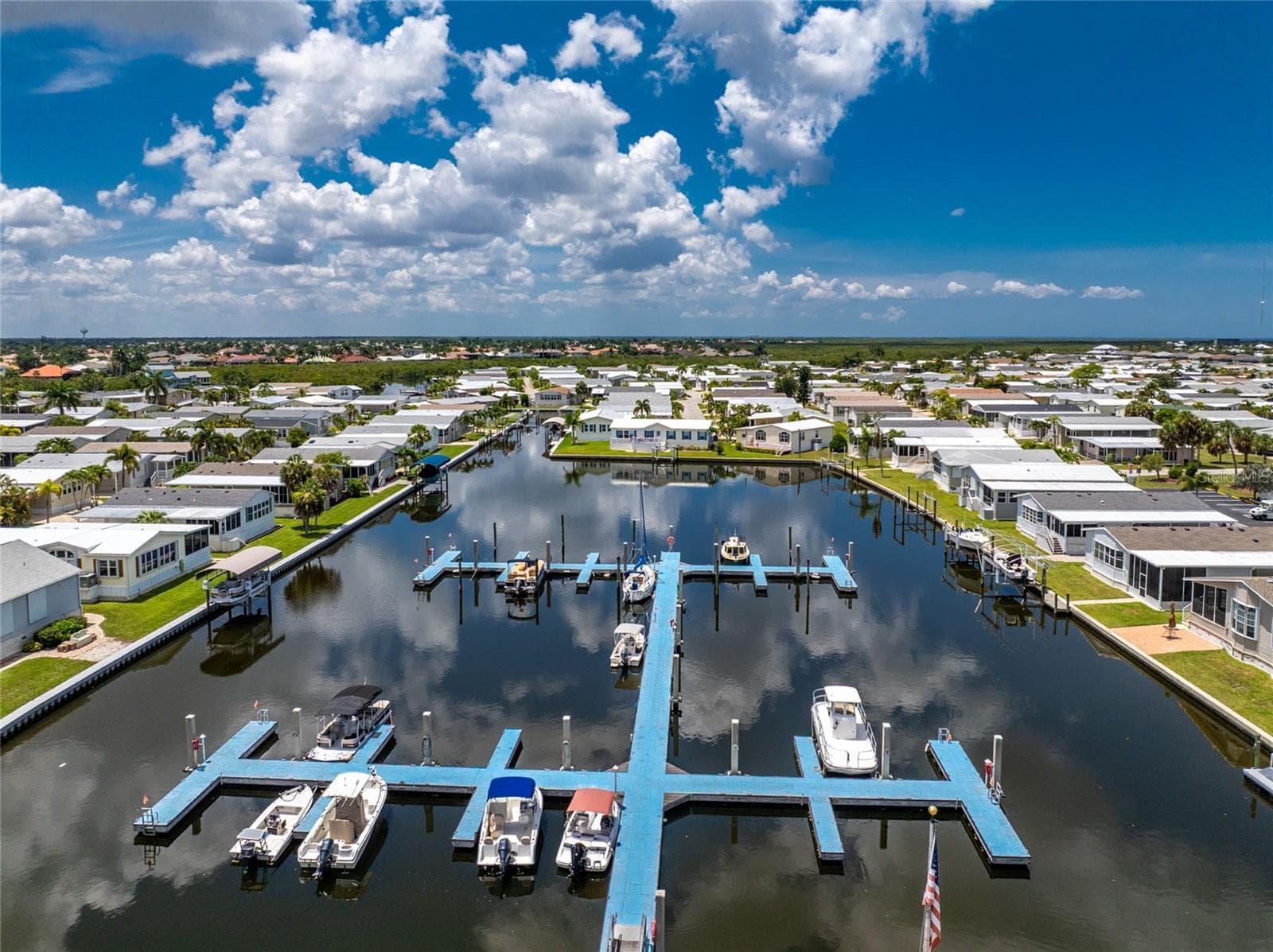 Marina - 10 HOLLAND DR, PUNTA GORDA
