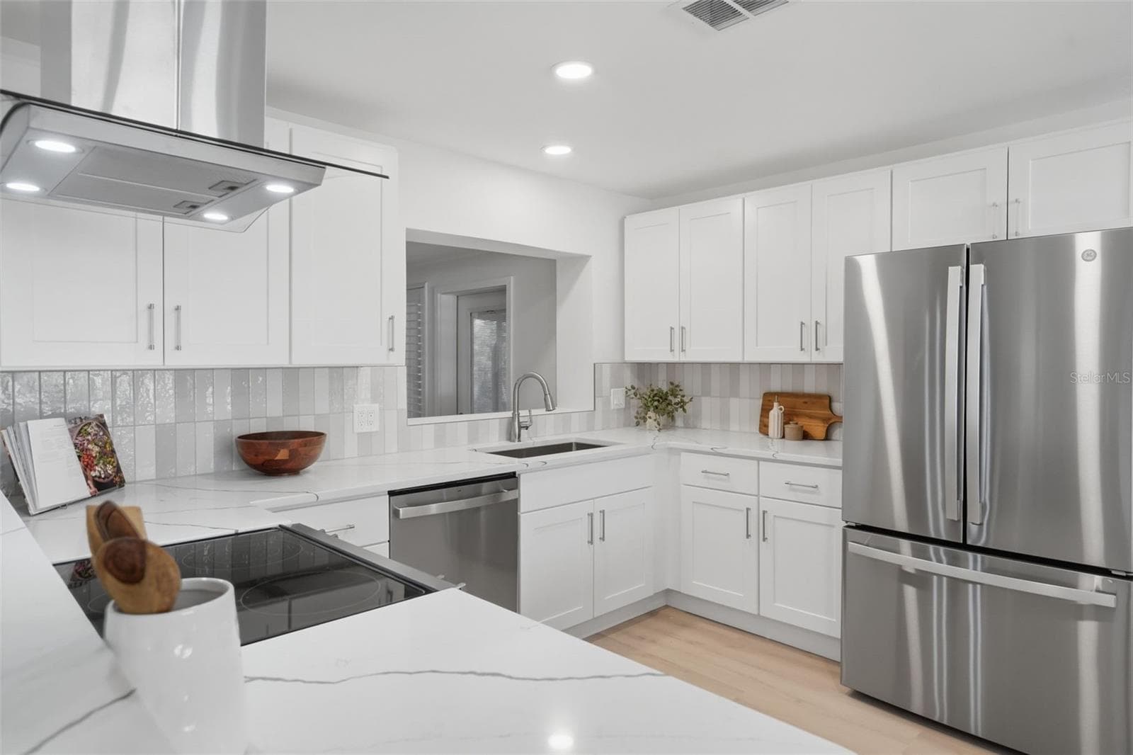 Single Family Residence at 1360 IRVING AVE, CLEARWATER, photo 6 of 30