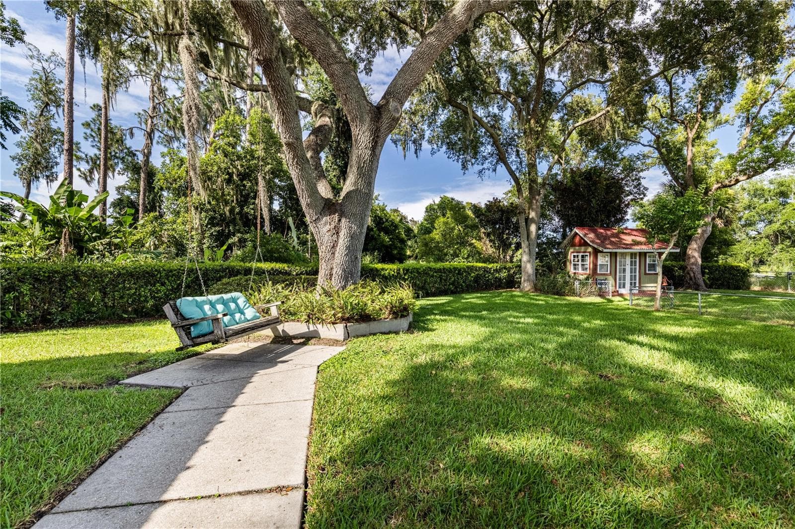 Single Family Residence at 32834 LAKESHORE DR, TAVARES, photo 27 of 86