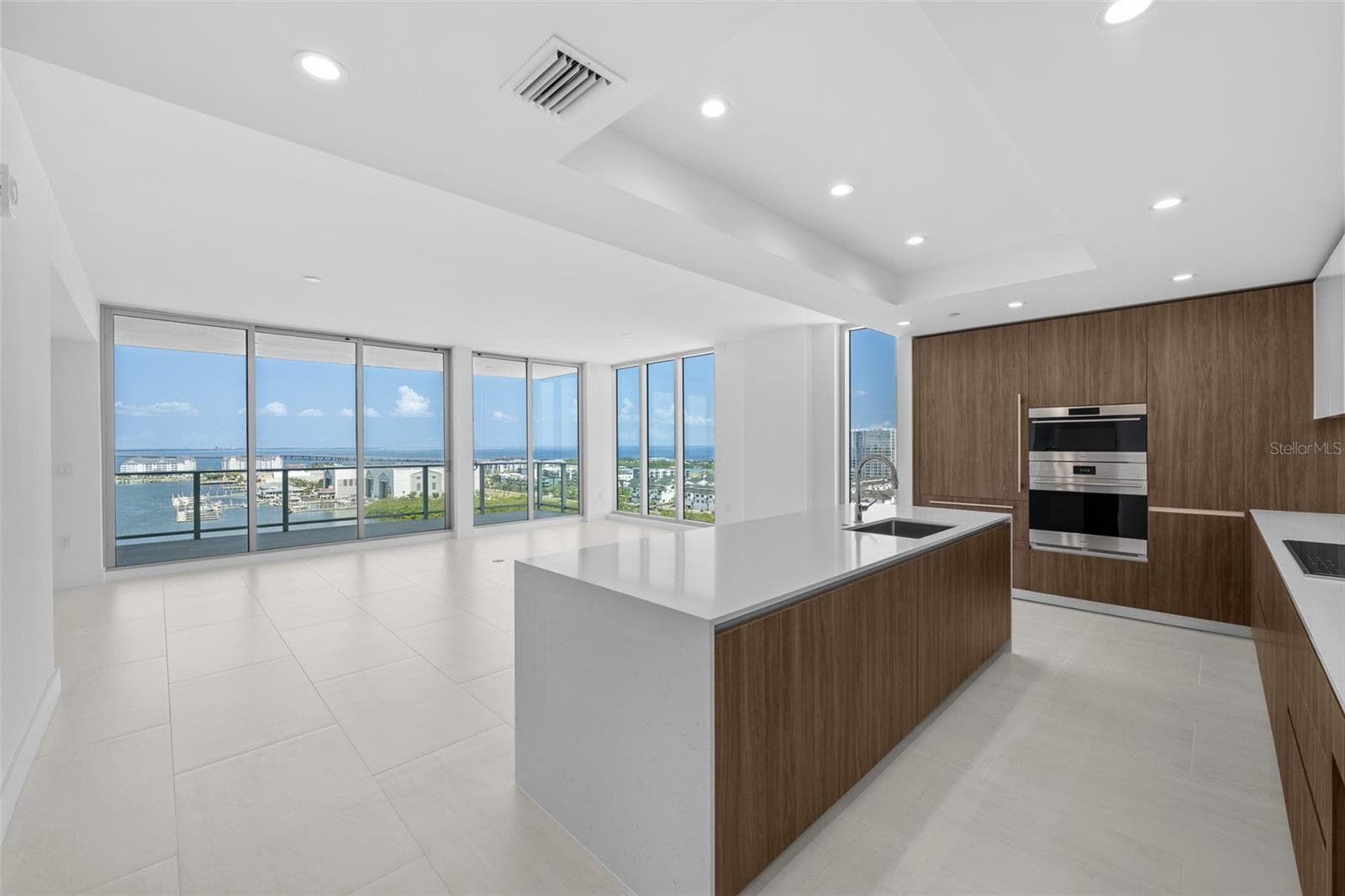 Condominium at 5713 BOWEN DANIEL DR. #1506, TAMPA, photo 12 of 96
