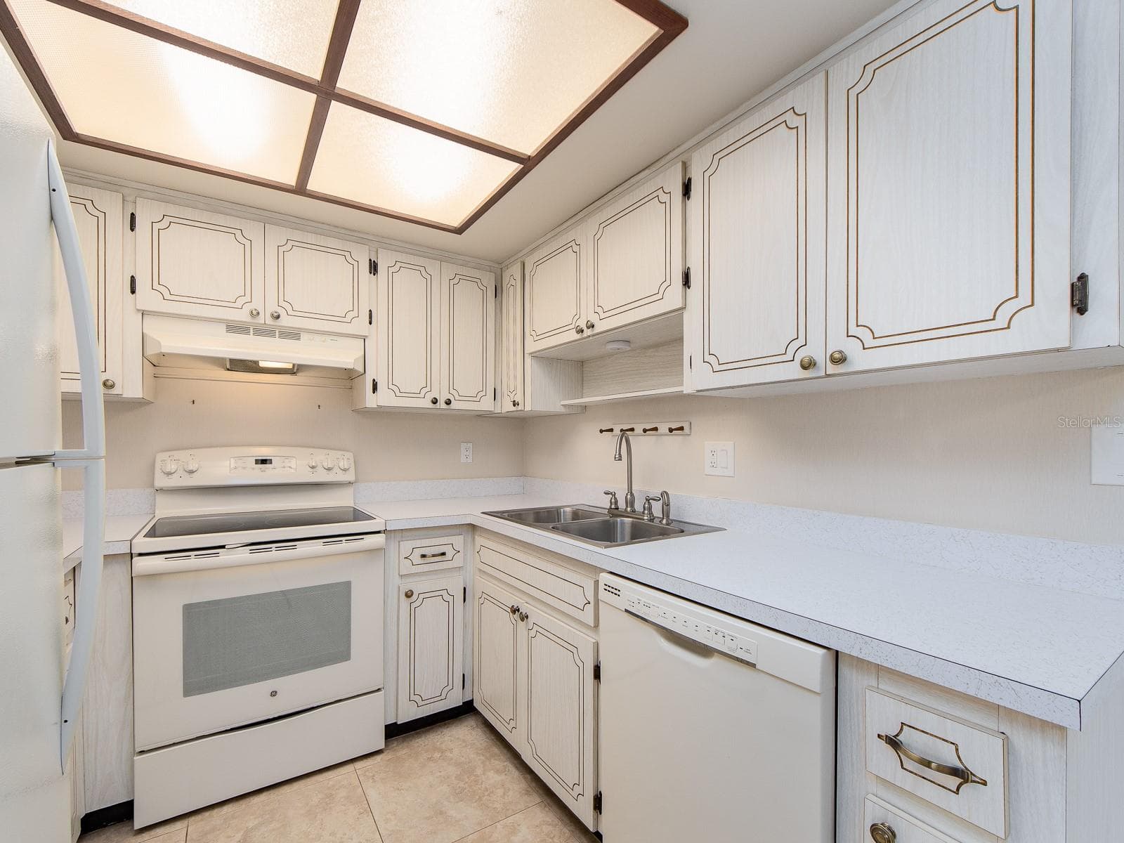 Kitchen - 1009 QUEEN ANNE DR #B, PALM HARBOR