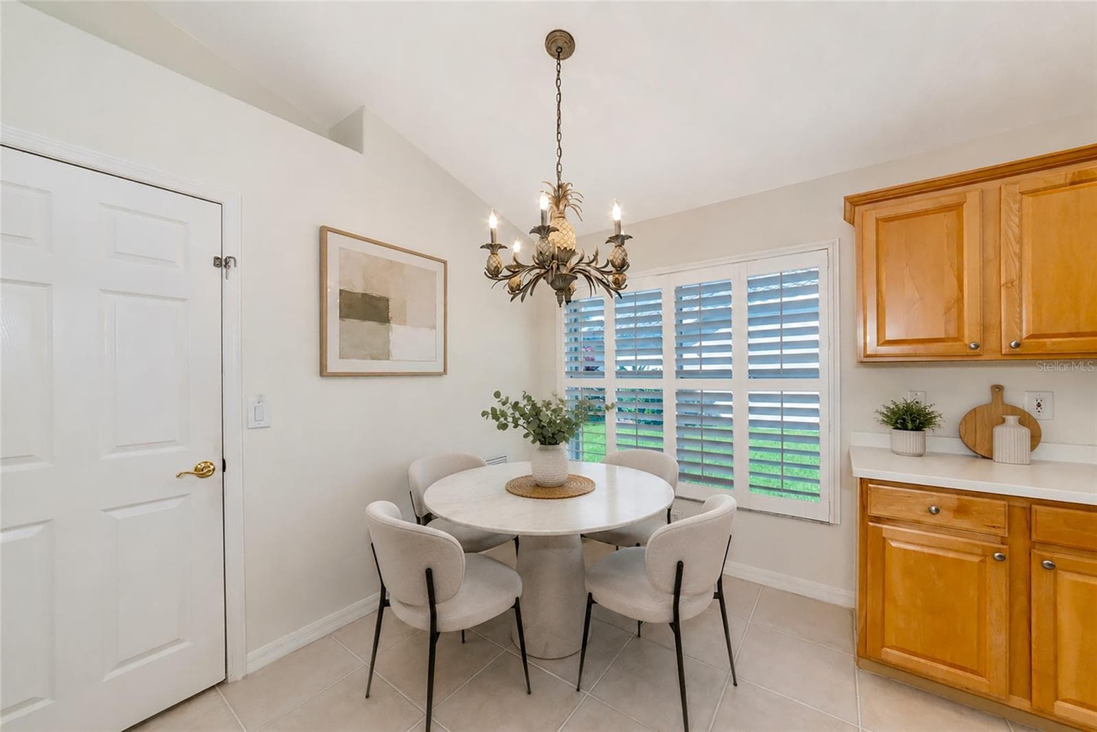 Staged. Cafe. - 5133 FLAGSTONE DR, SARASOTA