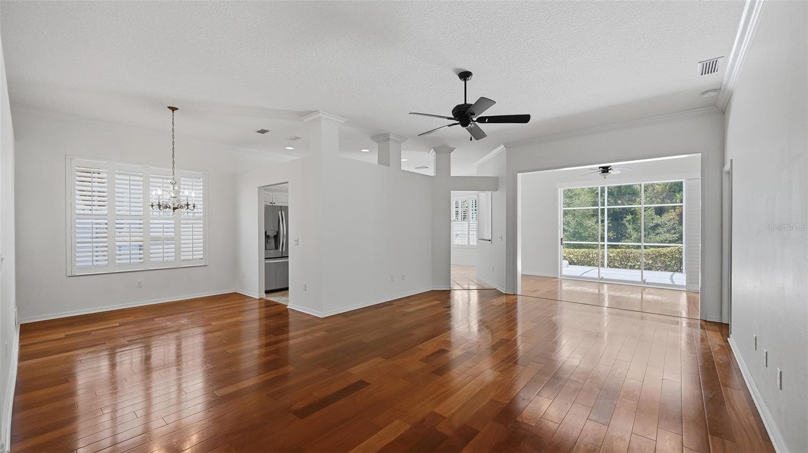 Single Family Residence at 238 VESTAVIA DR, VENICE, photo 4 of 66