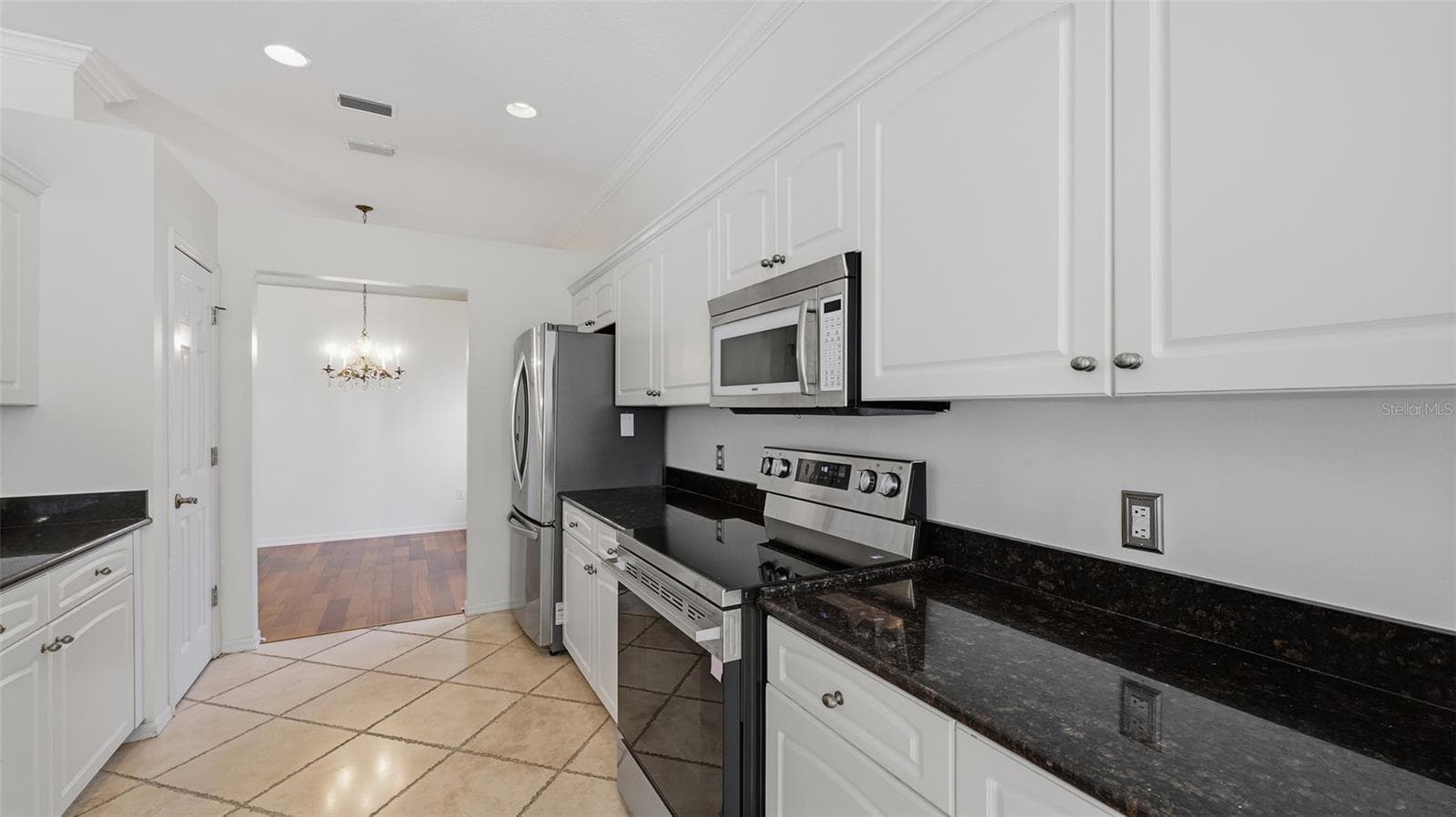 Single Family Residence at 238 VESTAVIA DR, VENICE, photo 13 of 66