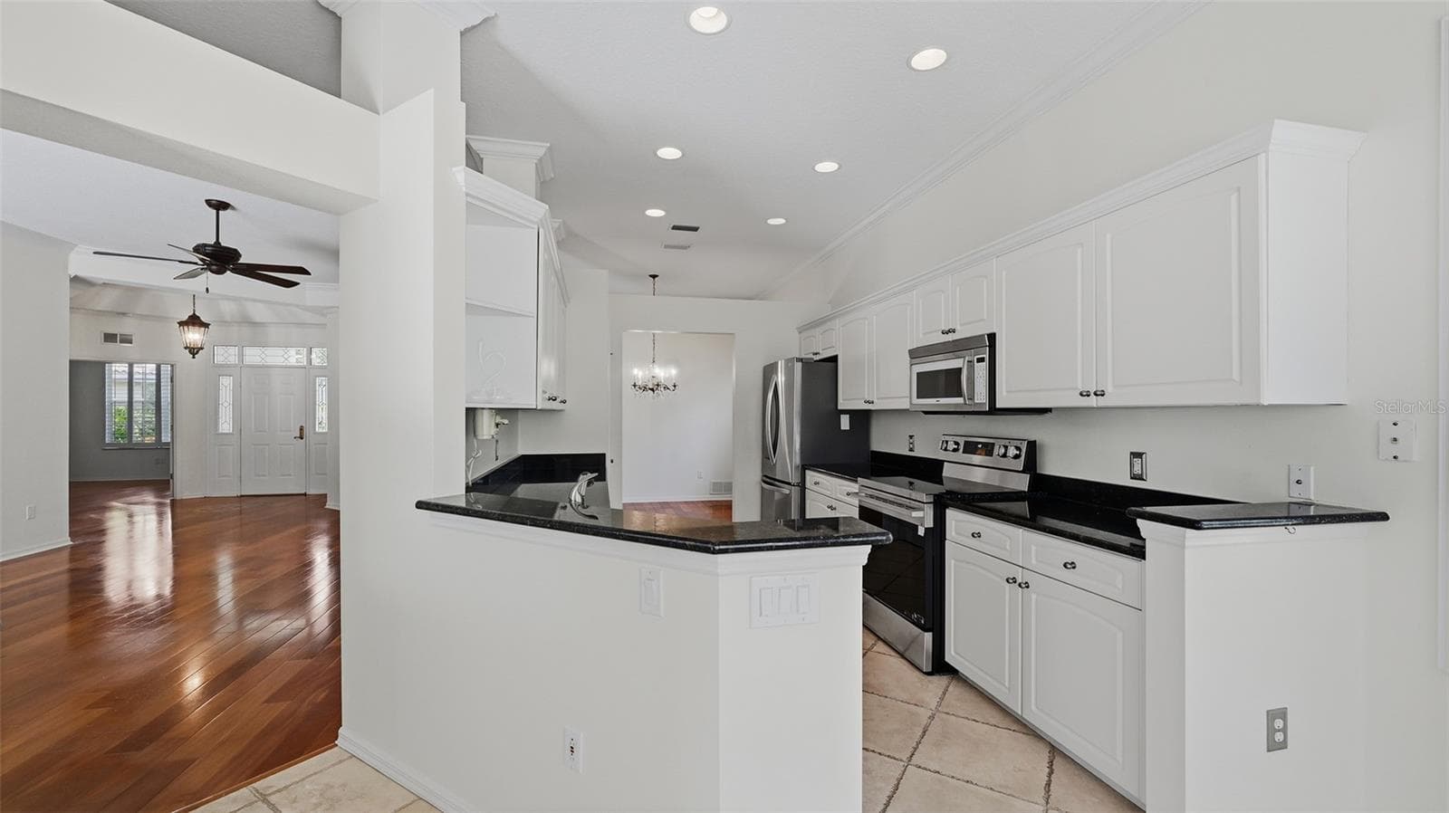 Single Family Residence at 238 VESTAVIA DR, VENICE, photo 14 of 66