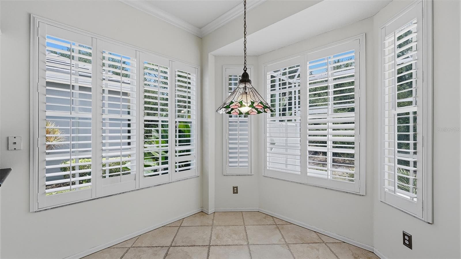Breakfast nook - 238 VESTAVIA DR, VENICE
