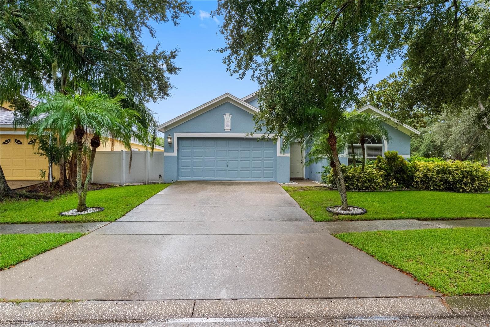 Single Family Residence at 3306 PIN OAK LN, TAMPA, photo 5 of 54