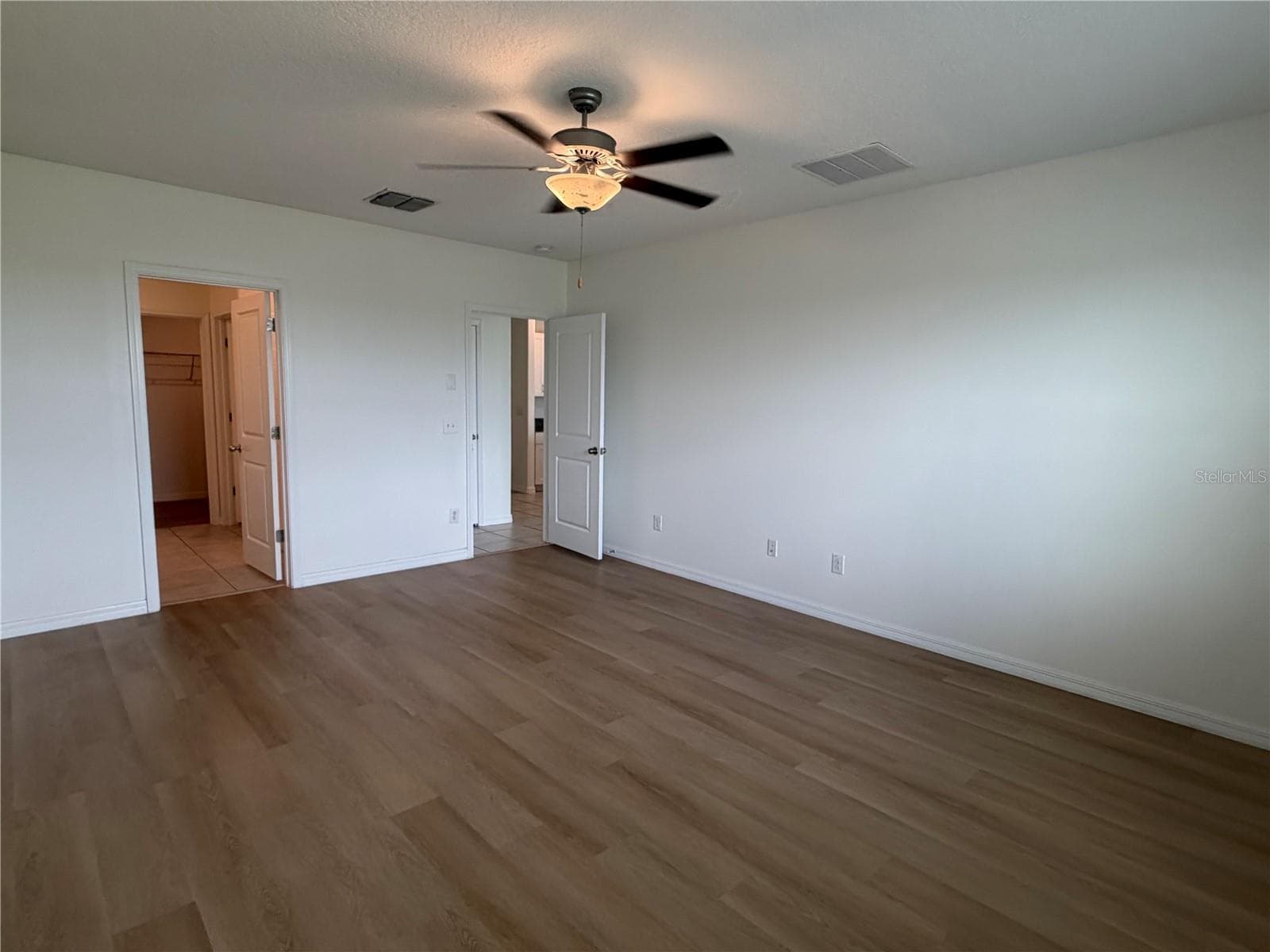 Single Family Residence at 31823 SUN KETTLE LOOP, WESLEY CHAPEL, photo 19 of 38