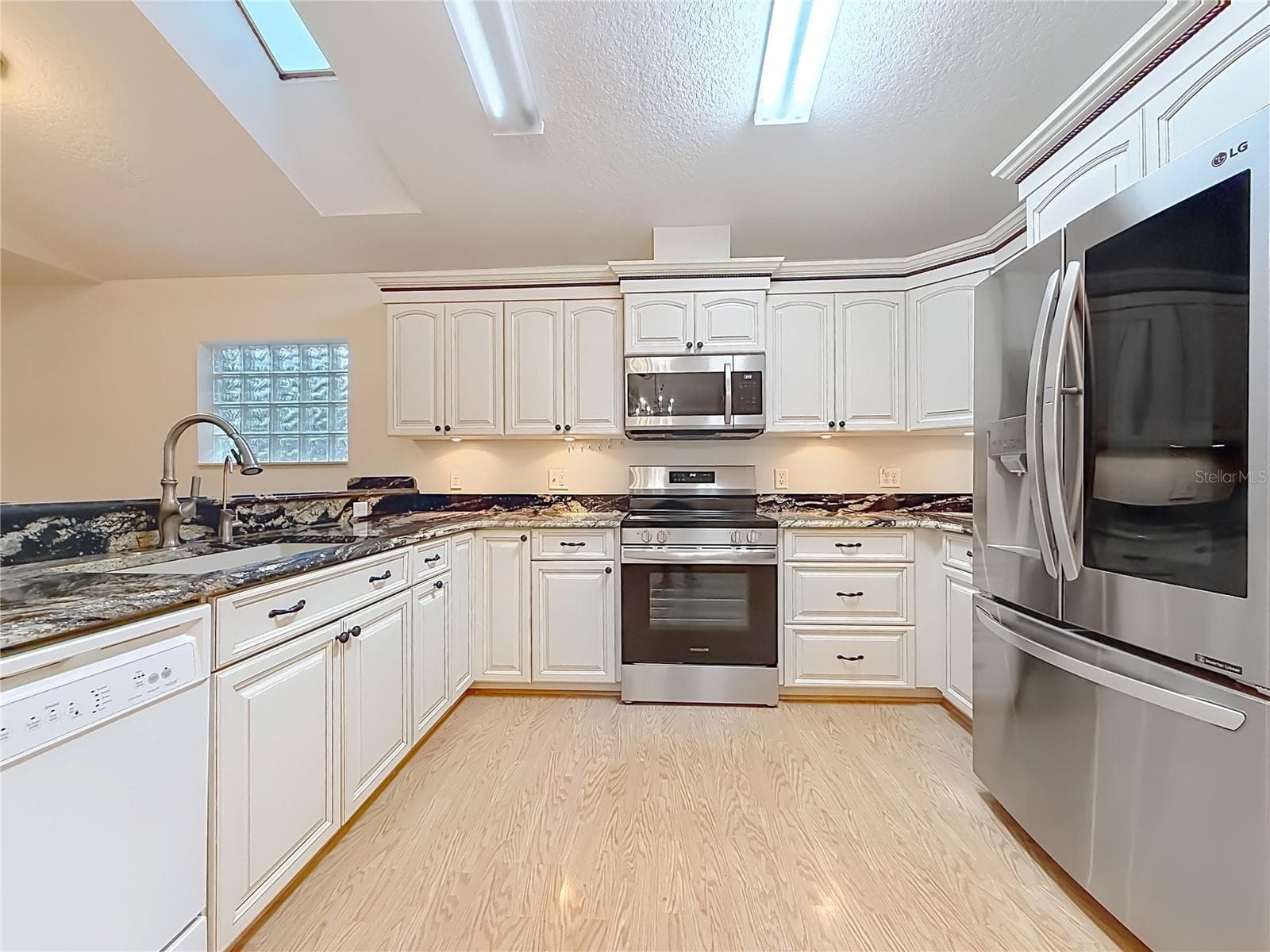 Single Family Residence at 11363 SE 177TH LN, SUMMERFIELD, photo 25 of 83