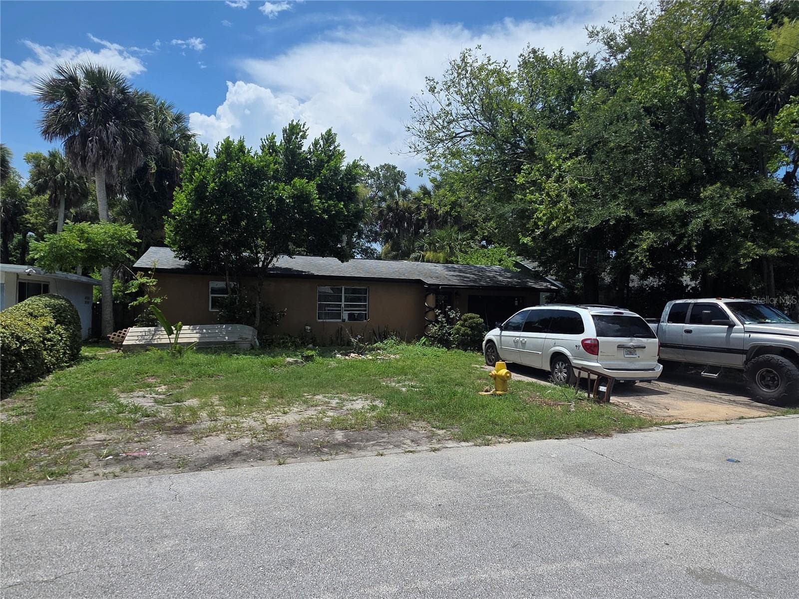 625 AURORA ST