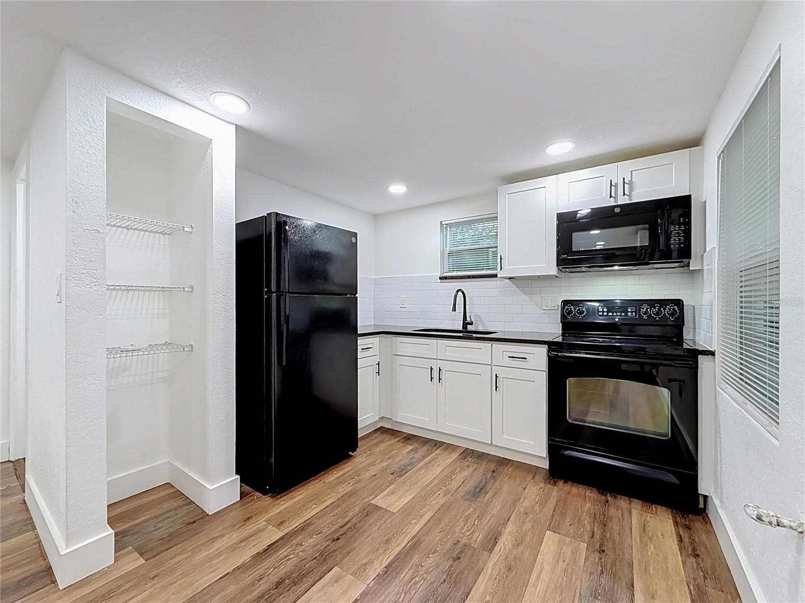 Duplex at 800 15TH AVE S, ST PETERSBURG, photo 4 of 61