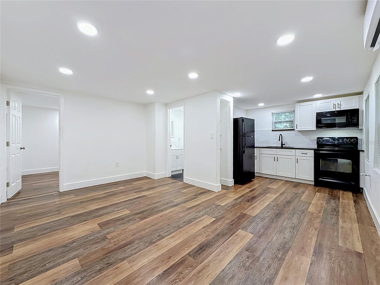 Duplex at 800 15TH AVE S, ST PETERSBURG, photo 14 of 61