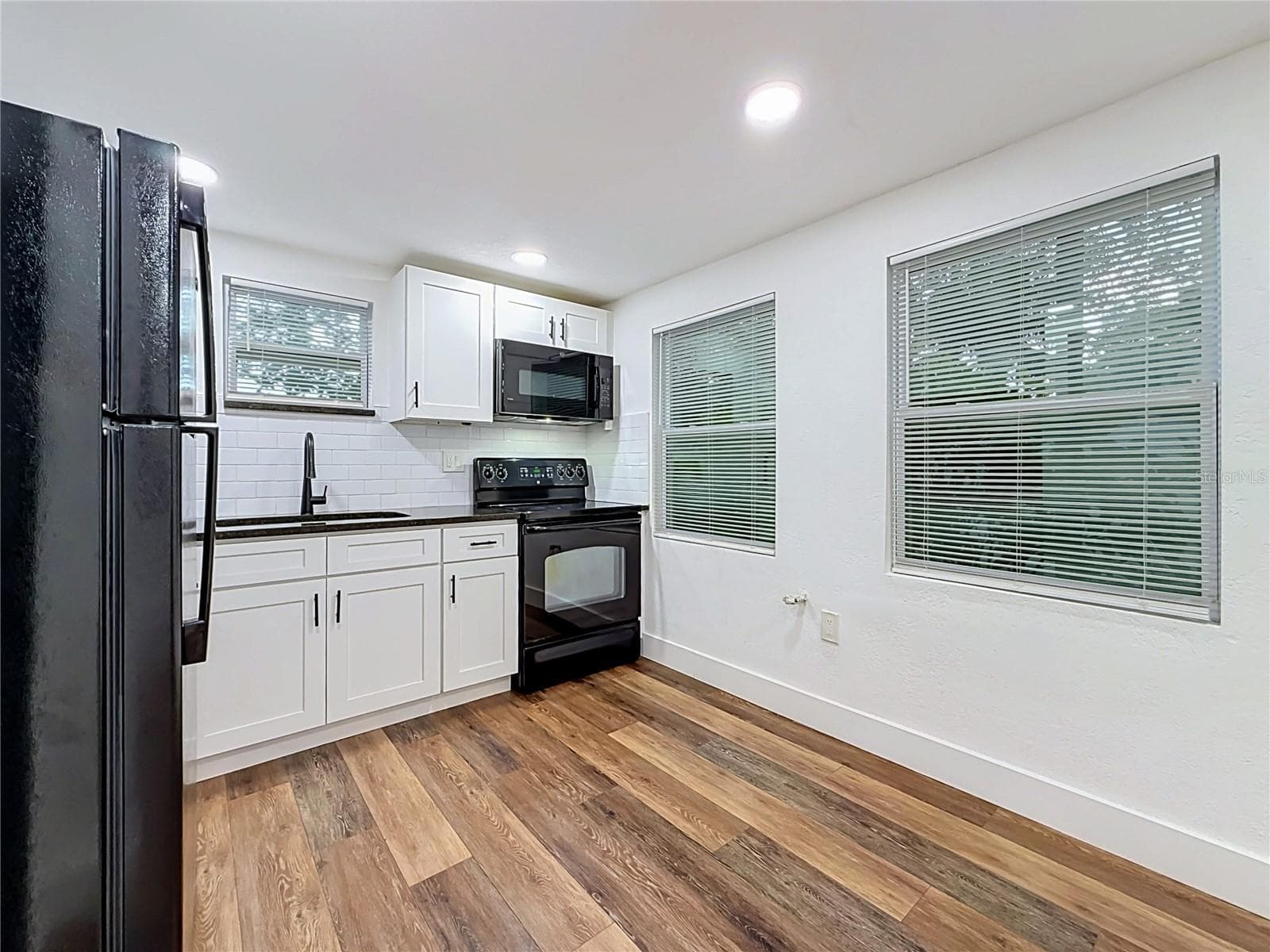 Duplex at 800 15TH AVE S, ST PETERSBURG, photo 15 of 61