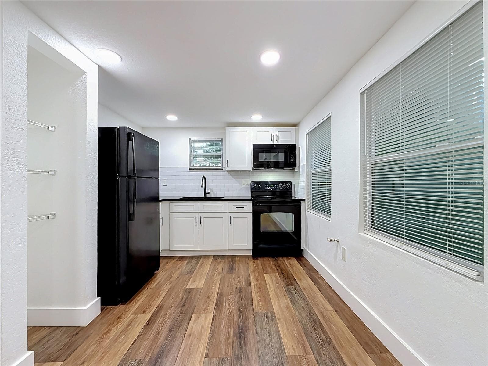 Duplex at 800 15TH AVE S, ST PETERSBURG, photo 16 of 61