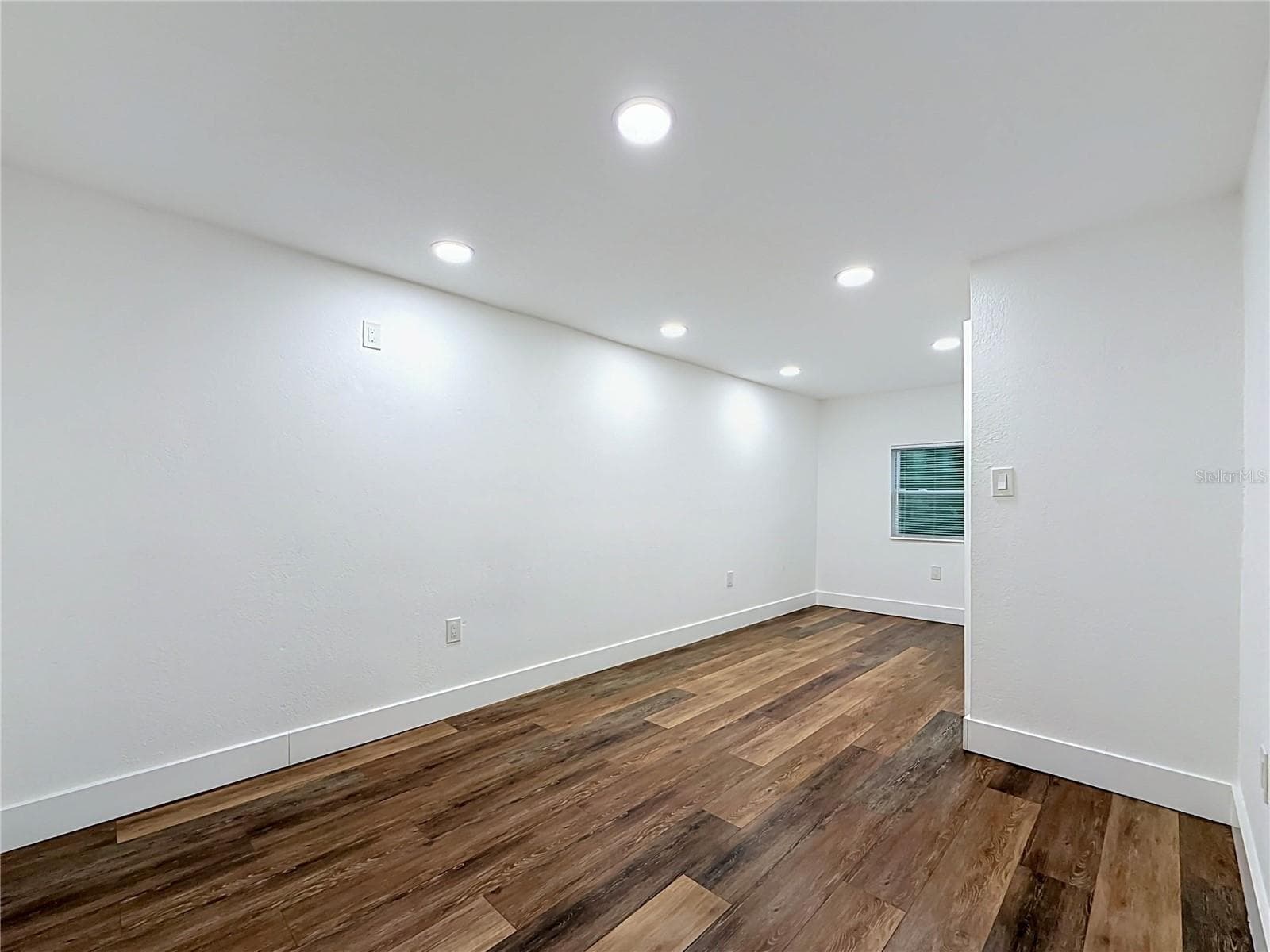 Duplex at 800 15TH AVE S, ST PETERSBURG, photo 23 of 61